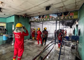 Api Berkobar dari Dapur, Warung Makan di Samarinda Hangus dalam 45 Menit