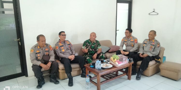 Sinergitas TNI-Polri Semakin Solid, Koramil 0901 dan Polsek Samarinda Ulu Perkuat Kerja Sama