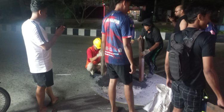 Aksi Nyata Ghost Aspal Samarinda, Jalan Berlubang Ditambal untuk Cegah Kecelakaan