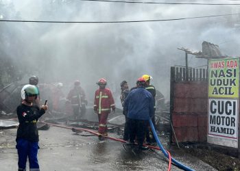 Warung Makan Merangkap Rumah di Samarinda Seberang Dilalap Si Jago Merah, Pemilik Alami Luka Ringan