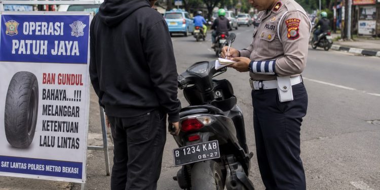 Viral Isu Ban Motor Gundul Ditilang Rp250 Ribu, Satlantas Samarinda Tegaskan Utamakan Edukasi demi Keselamatan