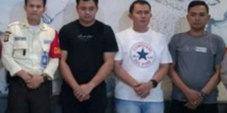 Video Alphard Terobos Lampu Merah Viral, Tiga Polisi Polda Jabar Hadapi Sidang Etik