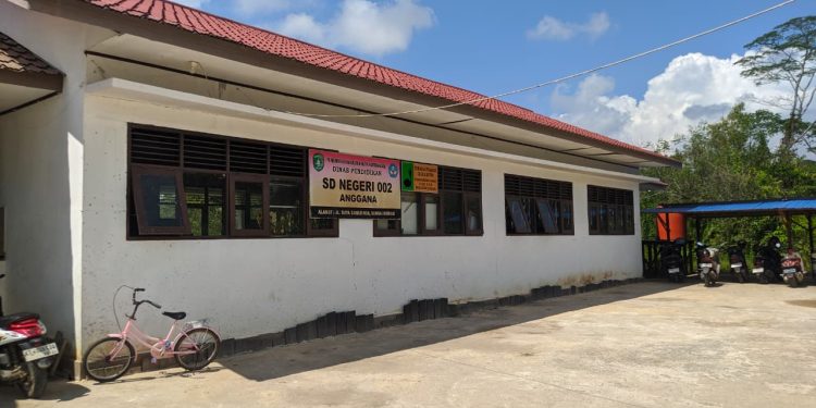 Di Balik Riuh Belajar Anak-anak, SDN 002 Anggana Menanti Perhatian untuk Bangunan Sekolah