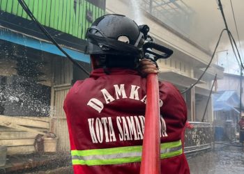Kebakaran Pagi Hari di Samarinda, Bangunan 20 Pintu dan Empat Kendaraan Dilalap Api
