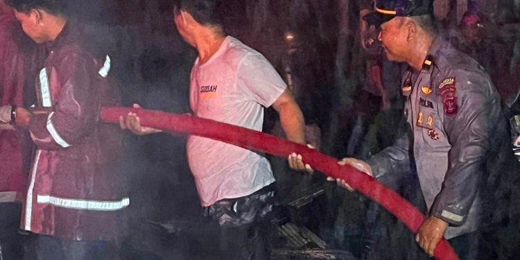 Api Amuk Rawa Makmur Samarinda, 6 Unit Damkar Diterjunkan