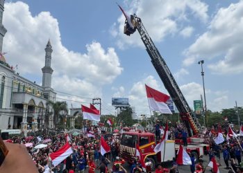 Simbol Solidaritas Samarinda: Ribuan Relawan Upacara di Persimpangan