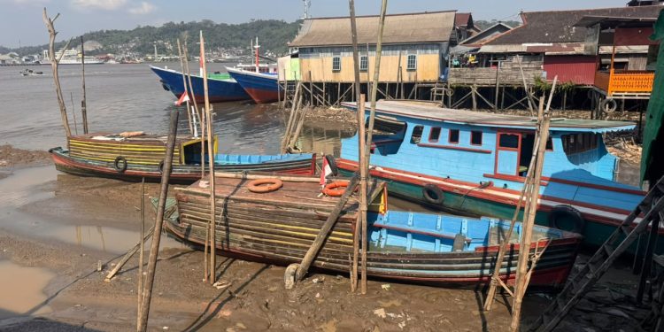 Ajal di Tepi Sungai: Pengemudi Perahu Samarinda Wafat Saat Bekerja
