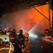 Gudang Rongsokan di Samarinda Ludes Terbakar, 1 Truk Hangus Dilalap Api