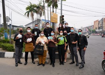 Peduli Kondisi Udara Samarinda, Midtown Hotel Bagikan 1.000 Masker kepada Masyarakat